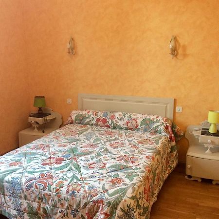 Maison Avec Veranda Proche Du Centre Ville Rignac  Екстериор снимка