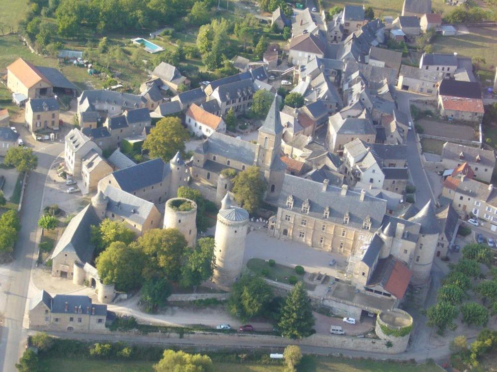 Maison Avec Veranda Proche Du Centre Ville Rignac  Екстериор снимка